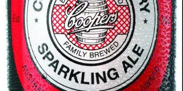 COOPERS-SPARKLING-ALE-WET-e1453772398505